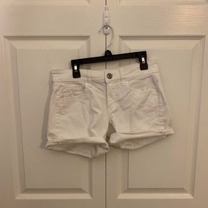 White American Eagle shorts